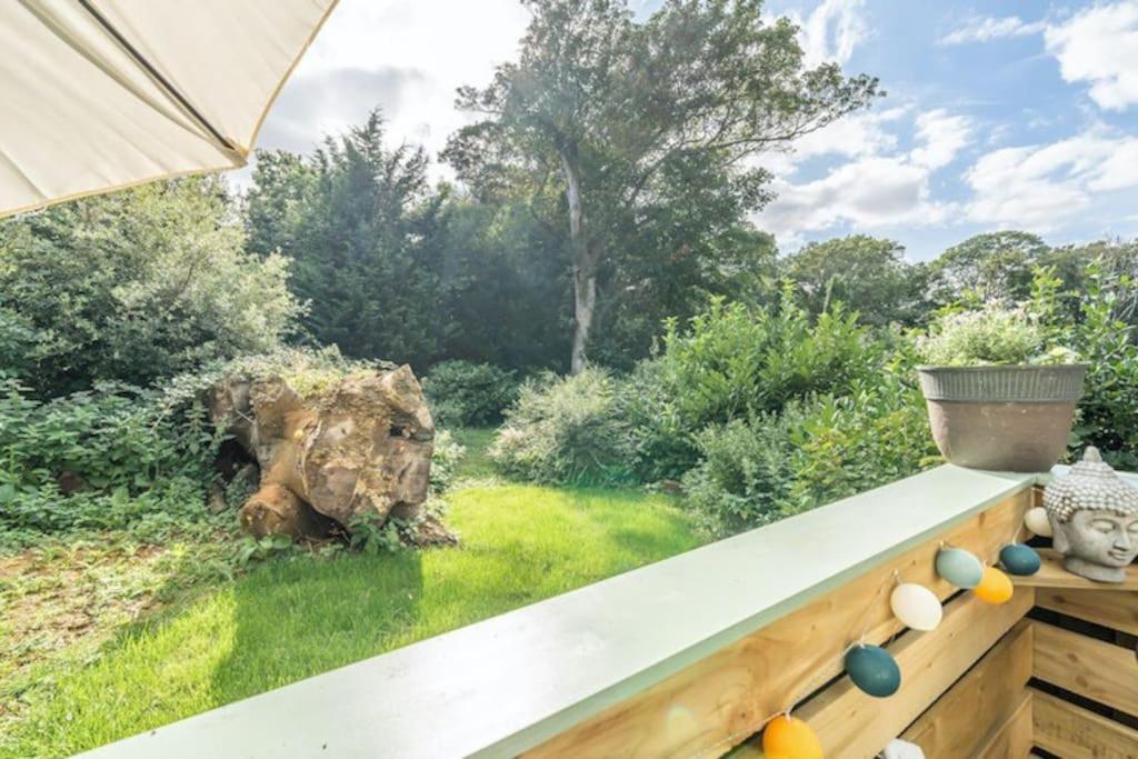 Spinney Retreats - 2 X Unique Shepherds Huts Dog Friendly Northampton Exterior photo